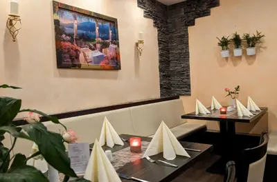 Ein Restaurant oder anderes Speiselokal in der Unterkunft Hotel Zum Waldstein