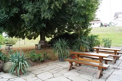 Ein Garten an der Unterkunft Hotel-Landgasthof Henghuber