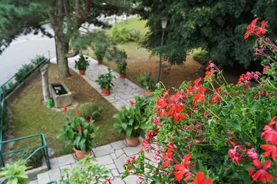 Ein Garten an der Unterkunft Hotel-Landgasthof Henghuber