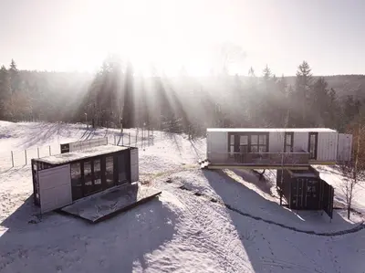 BERGHEIM Container Loft im Winter