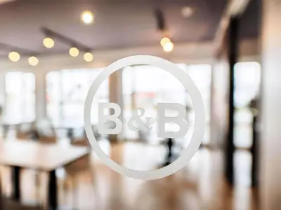 Ein Zertifikat, Auszeichnung, Logo oder anderes Dokument, das in der Unterkunft B&B Hotel Bayreuth ausgestellt ist