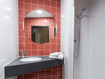 Ein Badezimmer in der Unterkunft B&B Hotel Bayreuth