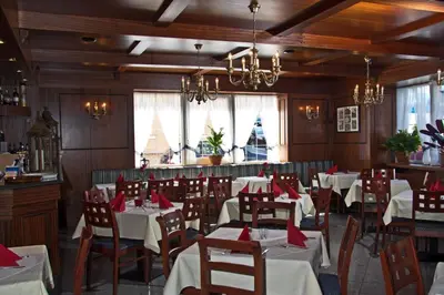 Ein Restaurant oder anderes Speiselokal in der Unterkunft Hotel Albergo Mamma Rosa