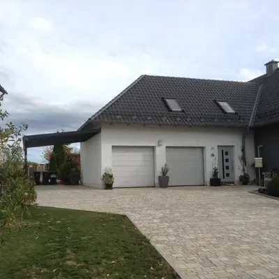 Das Gebäude in dem sich die Ferienwohnung befindet