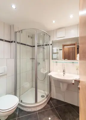 Ein Badezimmer in der Unterkunft Hotel Schwan