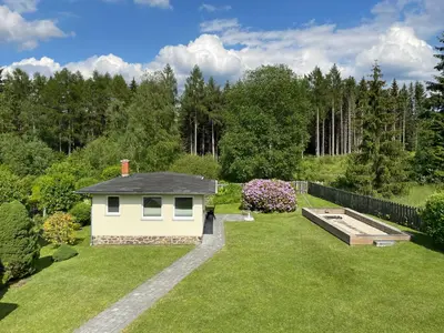 Ein Garten an der Unterkunft Ferienbungalow Grünbach