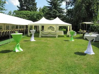 Ein Garten an der Unterkunft Hotel Wettin