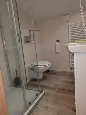 Ein Badezimmer in der Unterkunft Pension Turm