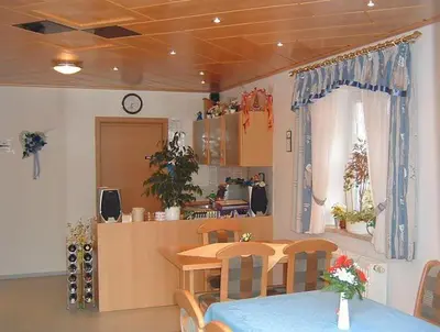 Ein Restaurant oder anderes Speiselokal in der Unterkunft Pension Beer