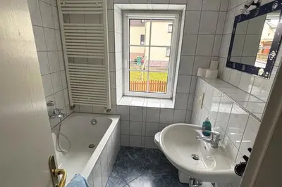 Ein Badezimmer in der Unterkunft FeWo Stütz-Punkt Oberwiesenthal