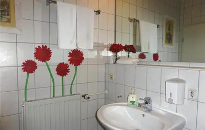 Ein Badezimmer in der Unterkunft Nice Home In Auerbach With Wifi