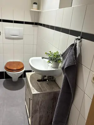 Ein Badezimmer in der Unterkunft Ruhige Fewo,42qm,2SchlaZi, 4Pers, Vollausstattung