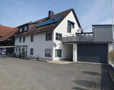 Das Gebäude in dem sich die Ferienwohnung befindet