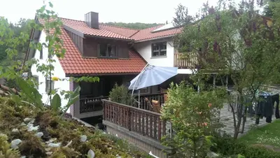 Das Gebäude in dem sich die Pension befindet