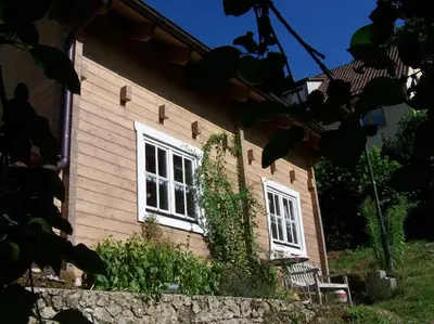 Das Gebäude in dem sich die Pension befindet