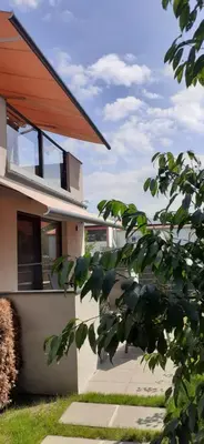 Das Gebäude in dem sich die Ferienwohnung befindet