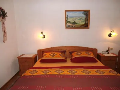Ein Bett oder Betten in einem Zimmer der Unterkunft Ferienwohnungen Peterbartl-Hof