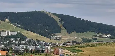 Ein allgemeiner Bergblick oder ein Berglick von der Ferienwohnung aus
