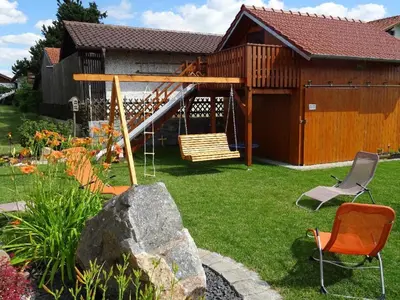 Ein Garten an der Unterkunft Ferienwohnung Hornauer