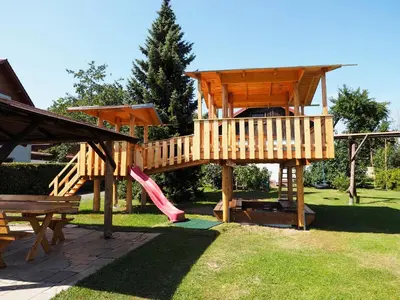 Ein Kinderspielbereich in der Unterkunft Birkholmhof