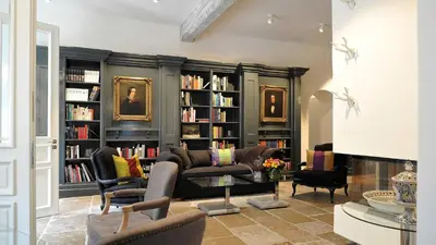 Die Bibliothek im Hotel