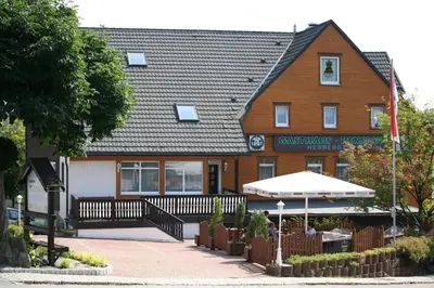 Das Gebäude in dem sich die Pension befindet