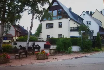 Das Gebäude in dem sich die Ferienwohnung befindet
