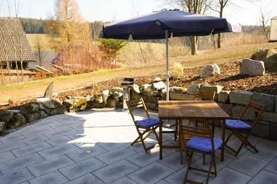 Ein Garten an der Unterkunft Idyll im Grünen