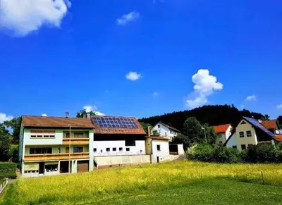 Das Gebäude in dem sich die Ferienwohnung befindet