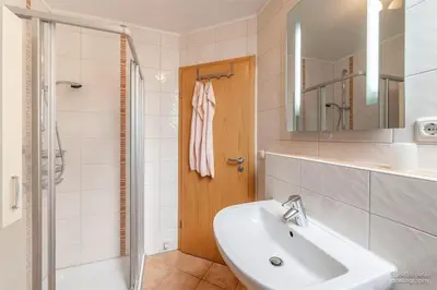 Ein Badezimmer in der Unterkunft Gasthof - Pension - Drei Linden