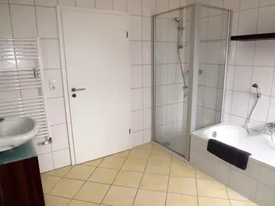 Ein Badezimmer in der Unterkunft Fewo Floss