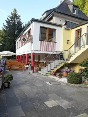Das Gebäude in dem sich das Hotel befindet