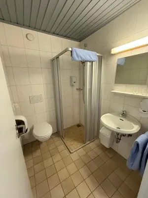 Ein Badezimmer in der Unterkunft Zur Post Wellness und Sporthotel
