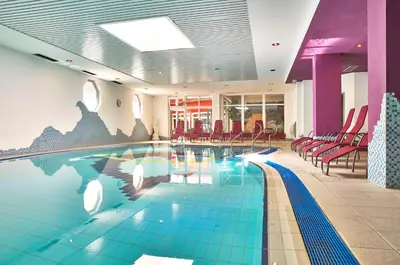 Der Swimmingpool an oder in der Nähe von Zur Post Wellness und Sporthotel