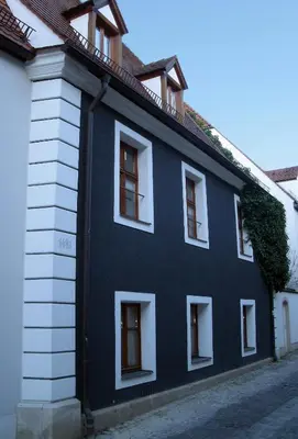 Das Gebäude in dem sich die Ferienwohnung befindet
