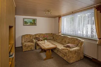 Ein Sitzbereich in der Unterkunft Ferienhaus Gläser