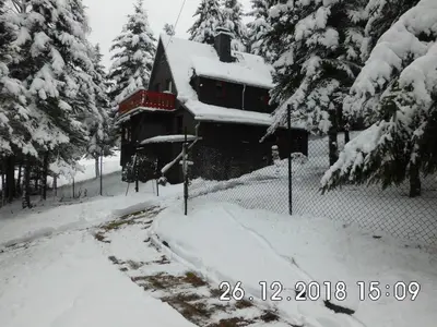 Waldhaus, Ski- und Wanderhütte im Winter