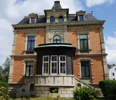 Das Gebäude in dem sich die Ferienwohnung befindet