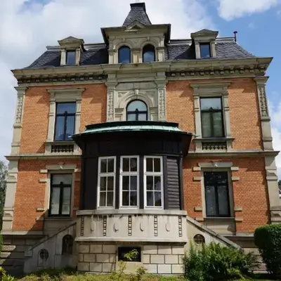 Schuster Villa