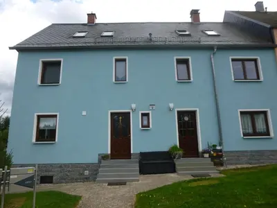 Das Gebäude in dem sich die Ferienwohnung befindet