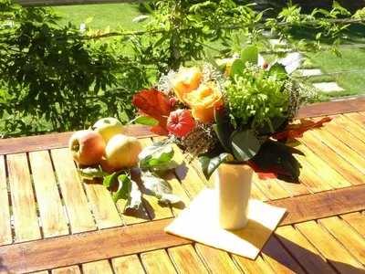 Ein Garten an der Unterkunft Ferienwohnung Fantaisie