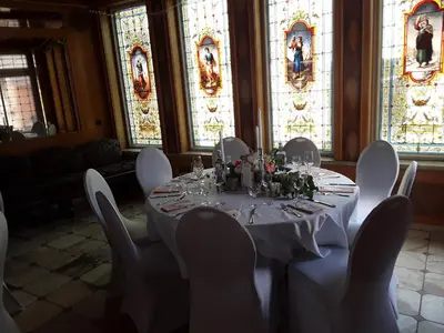 Ein Restaurant oder anderes Speiselokal in der Unterkunft Hotel Feiler
