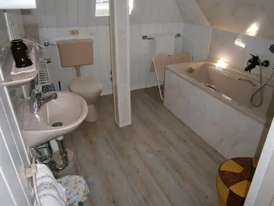 Ein Badezimmer in der Unterkunft Pension Central