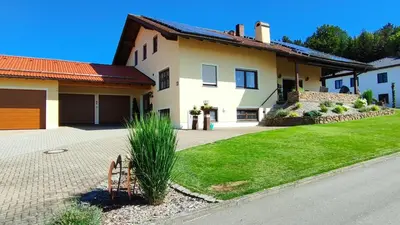 Das Gebäude in dem sich die Ferienwohnung befindet