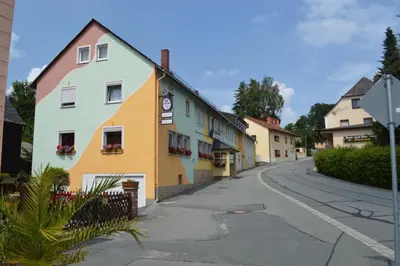 Das Gebäude in dem sich das Hotel befindet