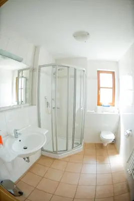 Ein Badezimmer in der Unterkunft Landhotel Aschenbrenner