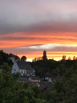 Blick auf den Sonnenuntergang/Sonnenaufgang von der Ferienwohnung aus oder aus der Nähe