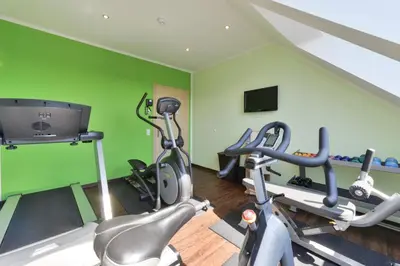 Das Fitnesscenter und/oder die Fitnesseinrichtungen in der Unterkunft Schade's Wohlfühlhotel