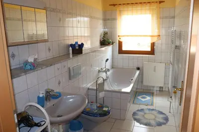 Ein Badezimmer in der Unterkunft Ferienwohnung Däumler