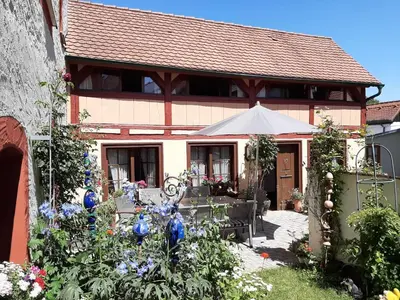 Ein Garten an der Unterkunft Ferienhäuschen Rosi Brehm